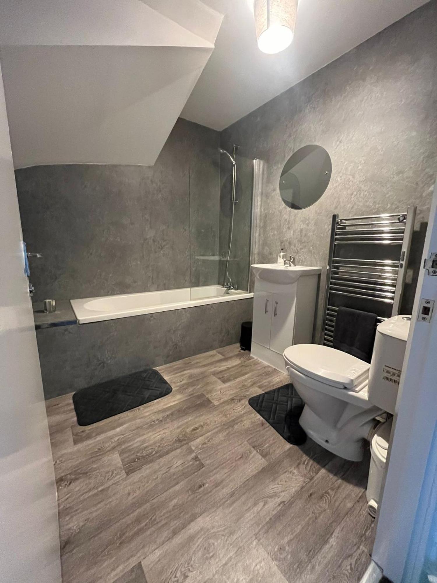 The M Rooms At 144 Kirk of Shotts Eksteriør billede